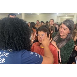 Governo do Paraná entrega mais 536 óculos gratuitos a alunos da rede pública